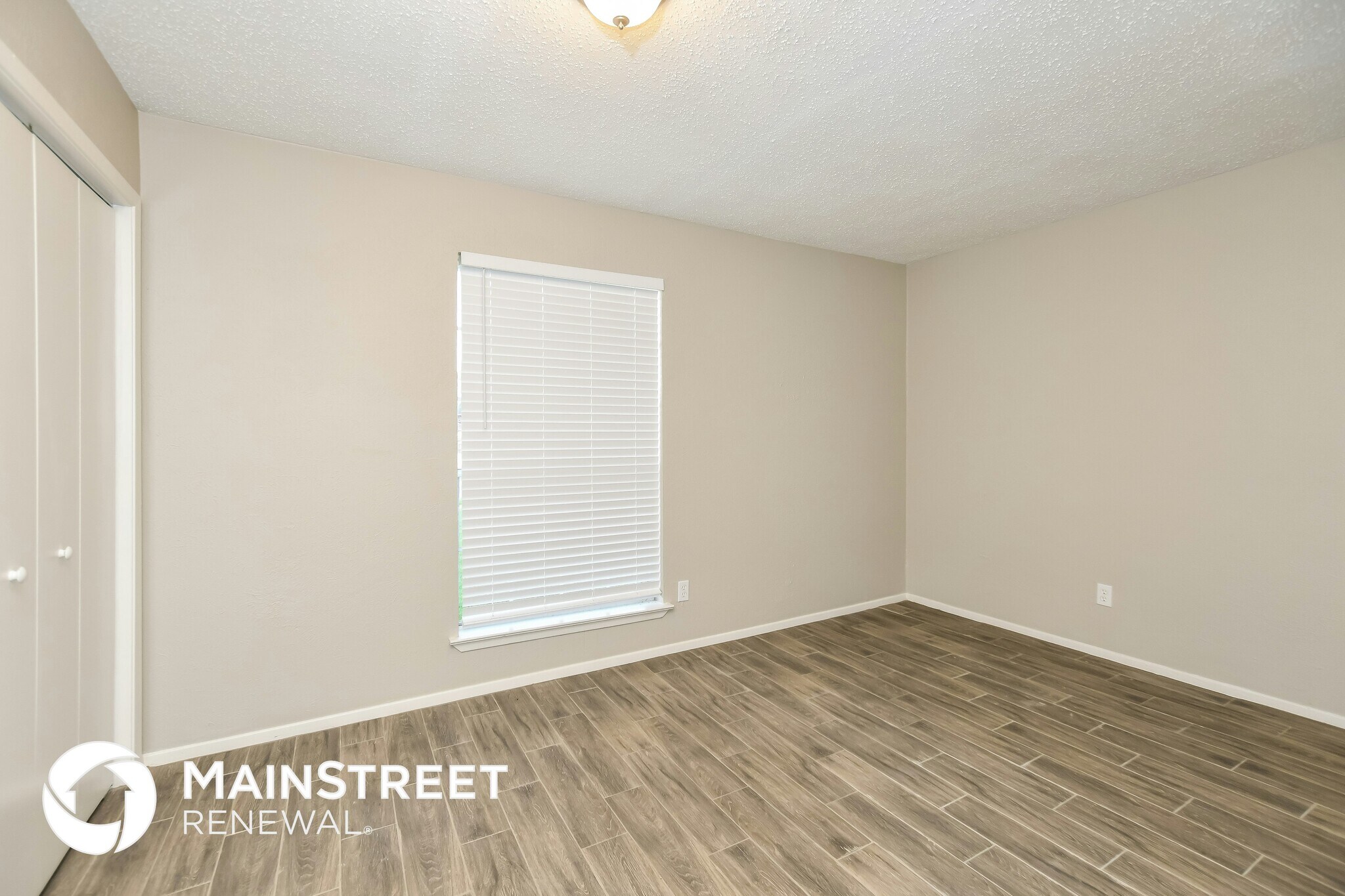 Building Photo - 1601 Chapman Dr