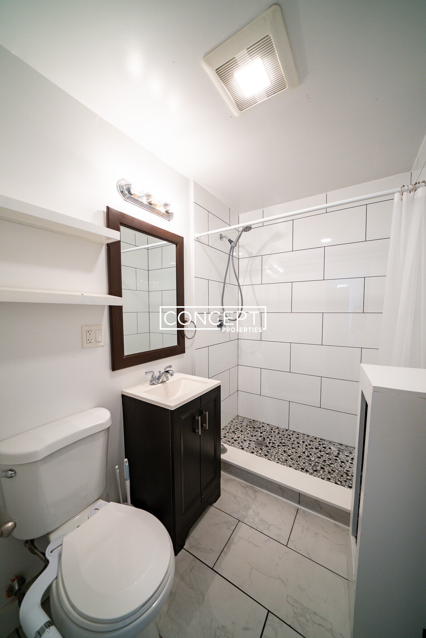 Building Photo - 38 Newton St