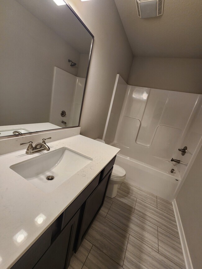 Building Photo - 3963 NE 2nd Ln