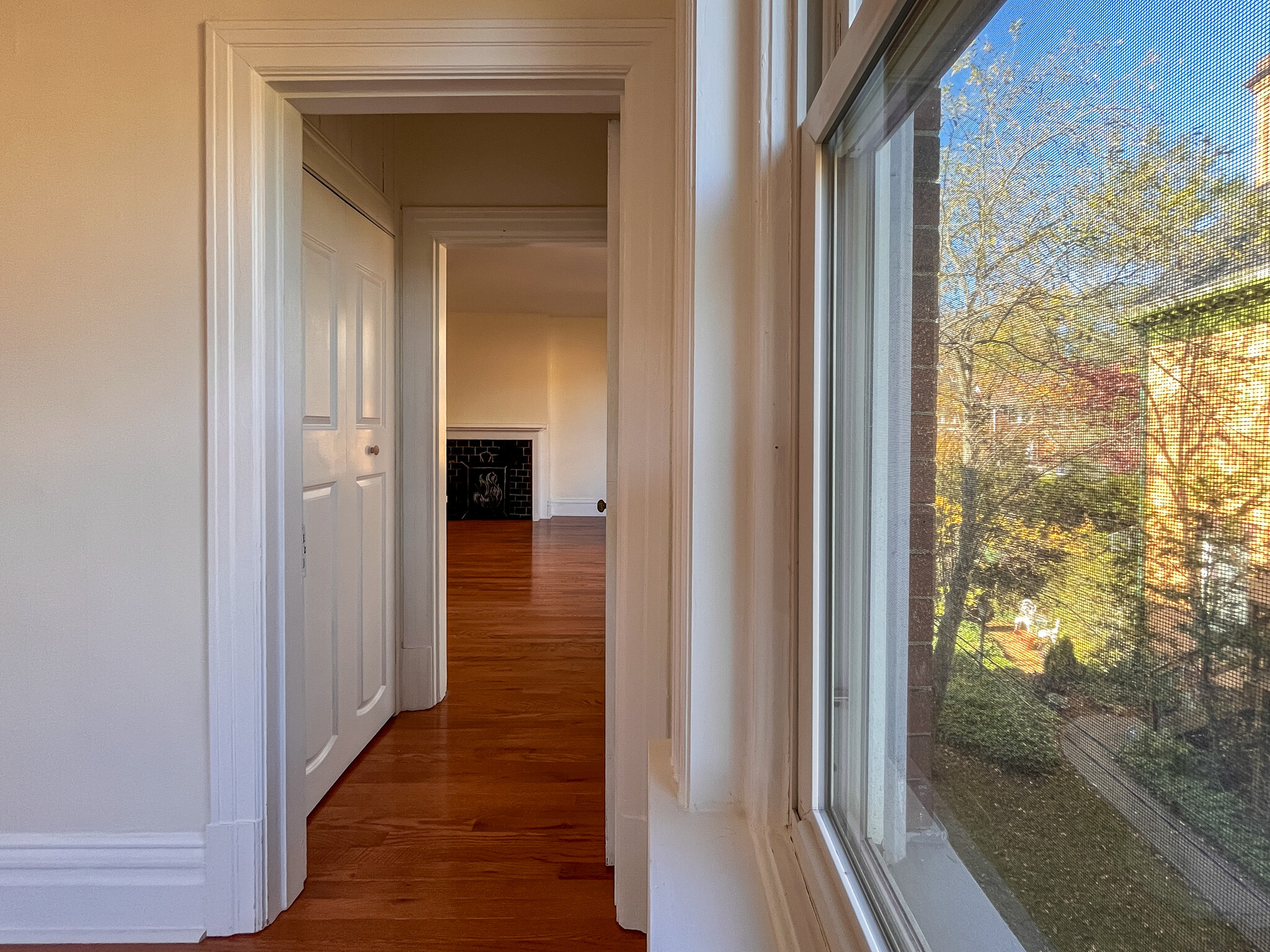 Building Photo - 926 Savannah Ave