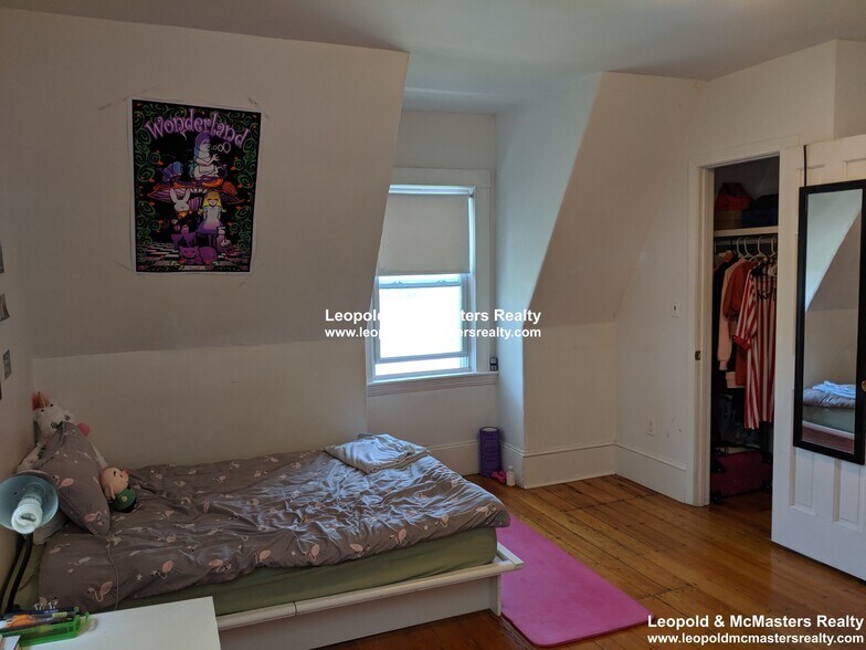 Building Photo - 19 Braemore Rd