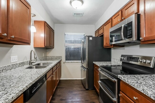 Building Photo - 1909 Chelsea Ct