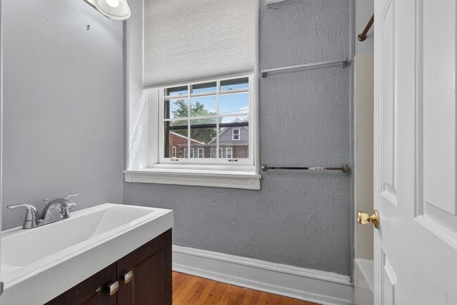 Building Photo - Welcome to the Baynard House; Elegant, Spacious & Bright Showing- Showing Sunday 7/26 9:30am-9:45am