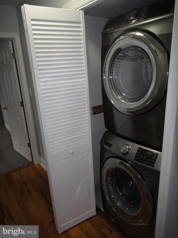 Building Photo - 307 Lucas Ln