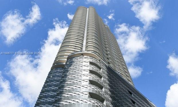 Primary Photo - 1000 Brickell Plz