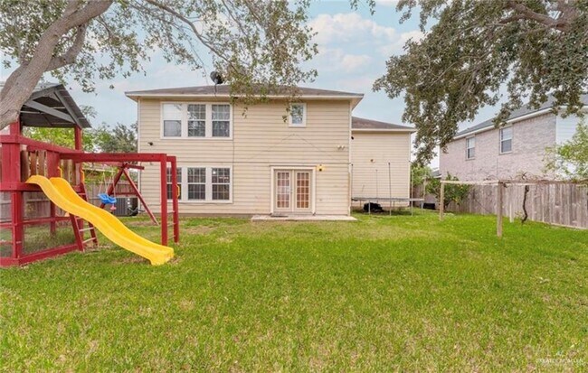 Building Photo - 12 Beatrice Ave