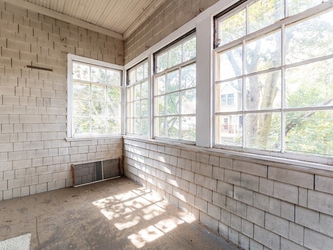 Building Photo - 30 Stetson St