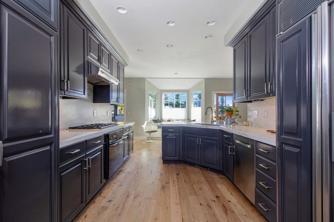 Building Photo - Winter Getaway, Cozy Mountain Modern Lodge