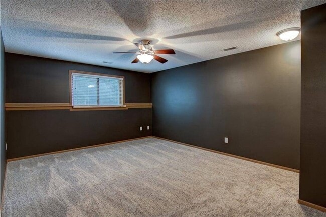 Building Photo - 715 Hewitt St