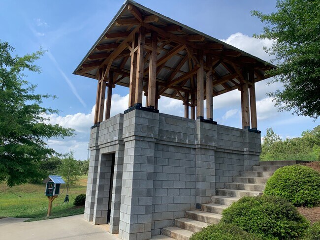 Building Photo - 4132 N Swann St