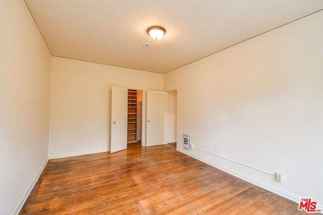 Building Photo - 803 Croft Ave