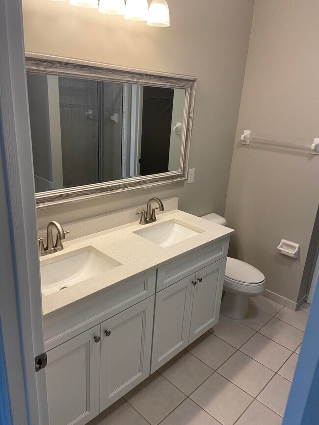 Building Photo - 152 Village Blvd