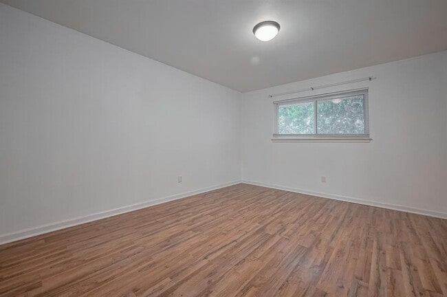 Building Photo - 836 Wax Myrtle Ln