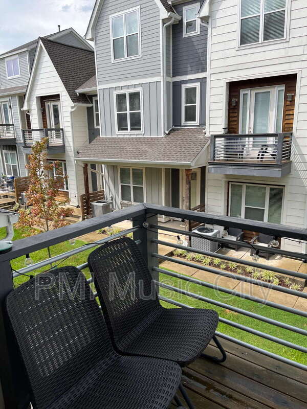 Primary Photo - 700 James Ave