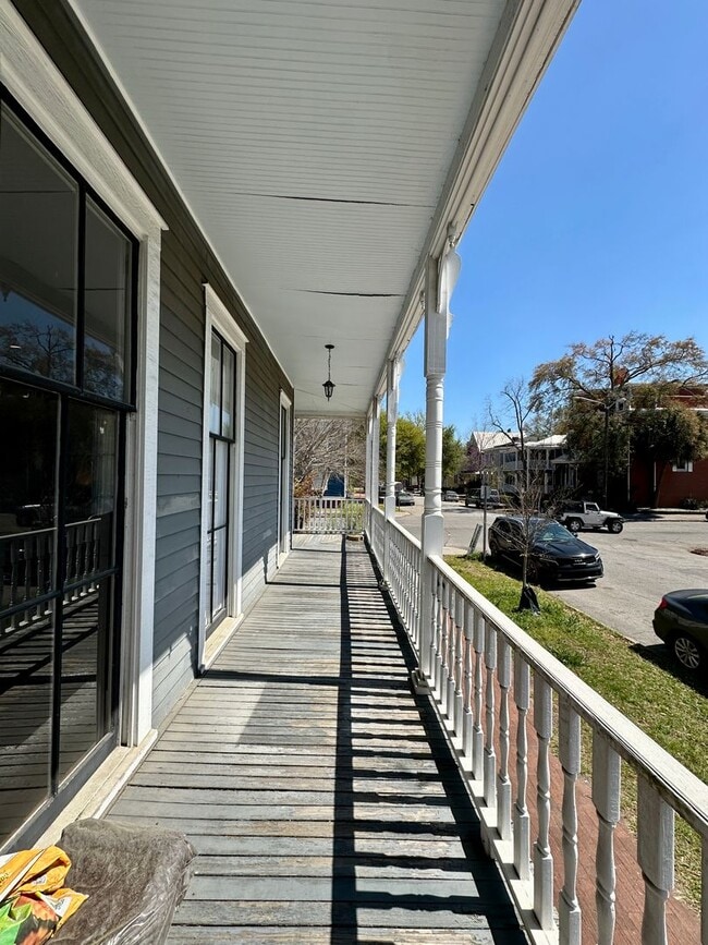 Building Photo - 3 BED | 2.5 BATH | WRAP AROUND PORCHES | MIDTOWN