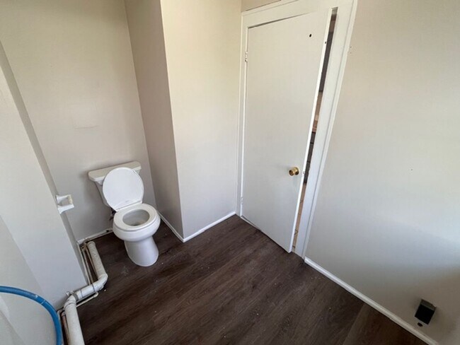 Building Photo - 4 Bed - 1.5 Bath - Single Family Home in Lorain