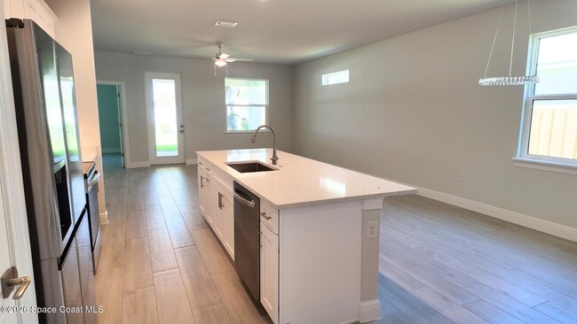 Building Photo - 414 Grove Ln