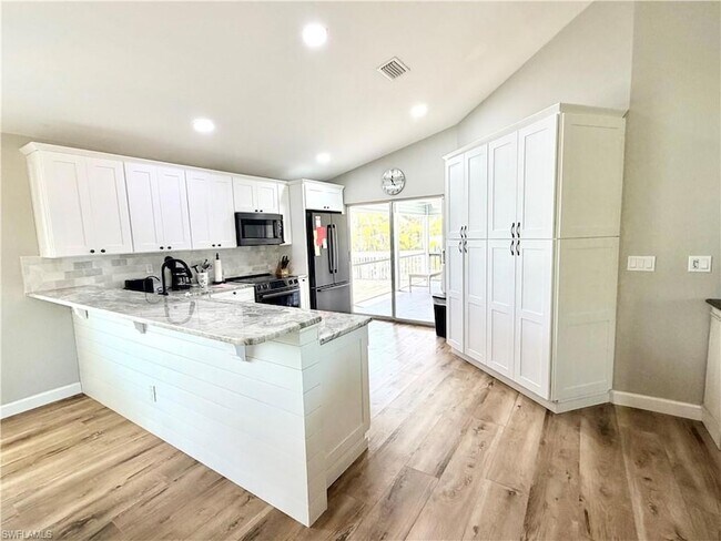 Building Photo - 27594 Shore Dr