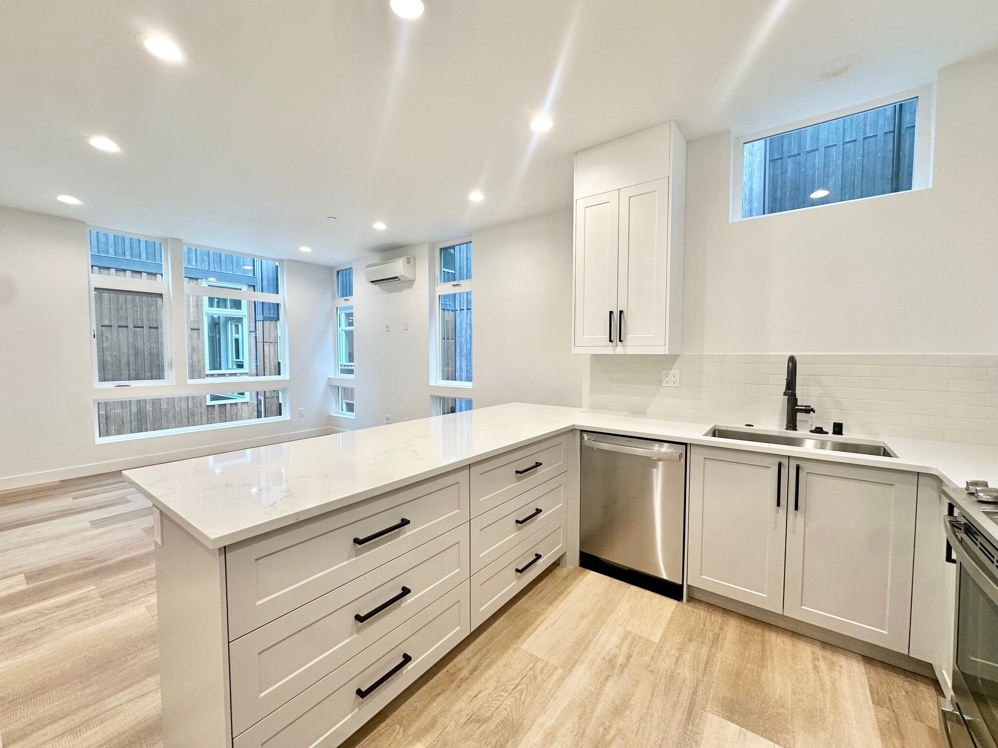 Building Photo - 1725 17th Ave