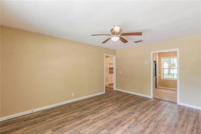 Building Photo - 905 N Banks St