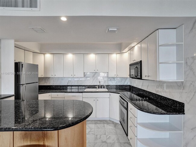 Building Photo - 1400 S Ocean Dr