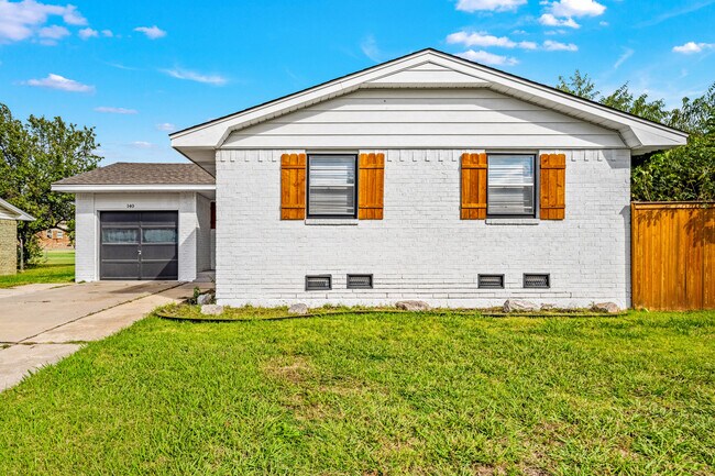 Building Photo - 140 SW 69th St