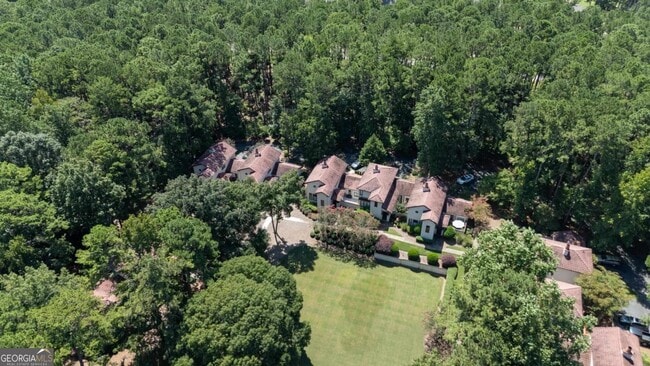 Building Photo - 1410 Club Dr
