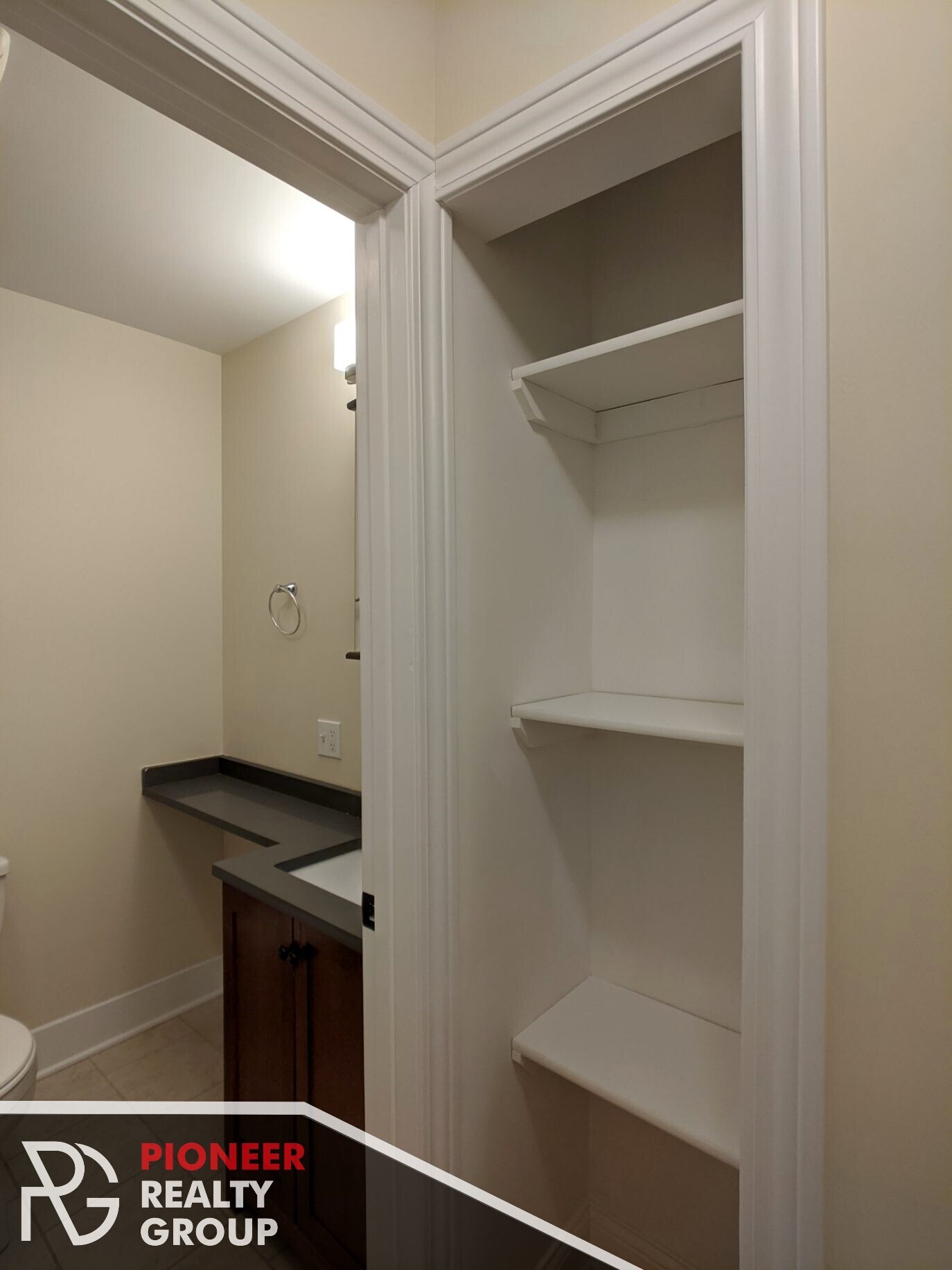 Building Photo - 535 W Arlington Pl