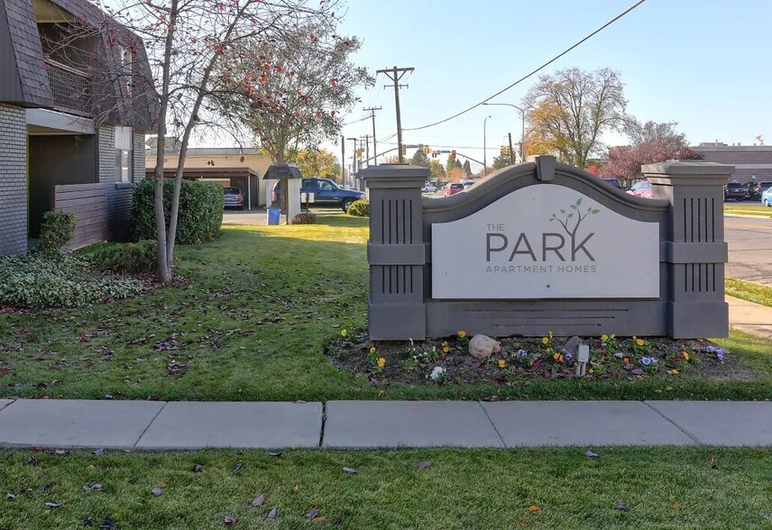 Building Photo - The Park At Bountiful