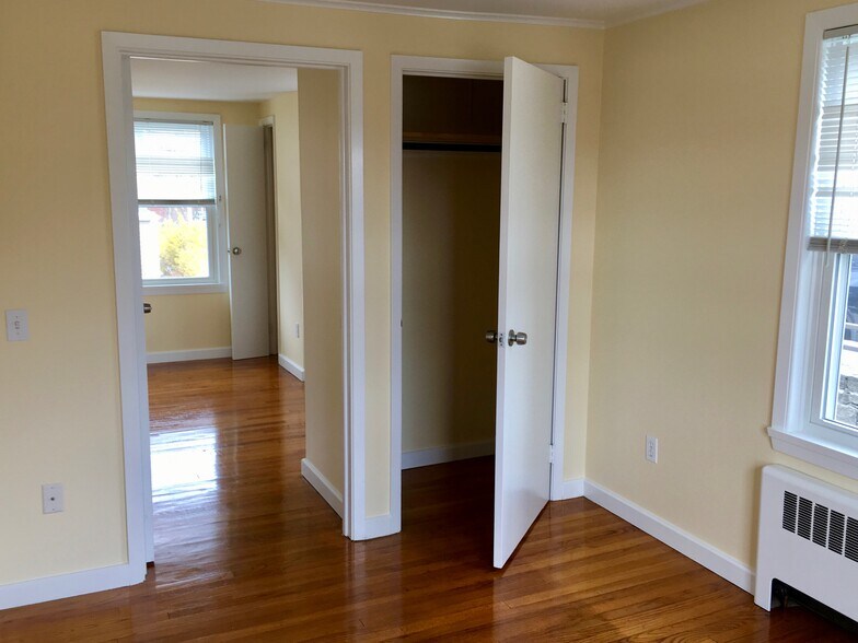 Second bedroom with view to office - 26 Grove St
