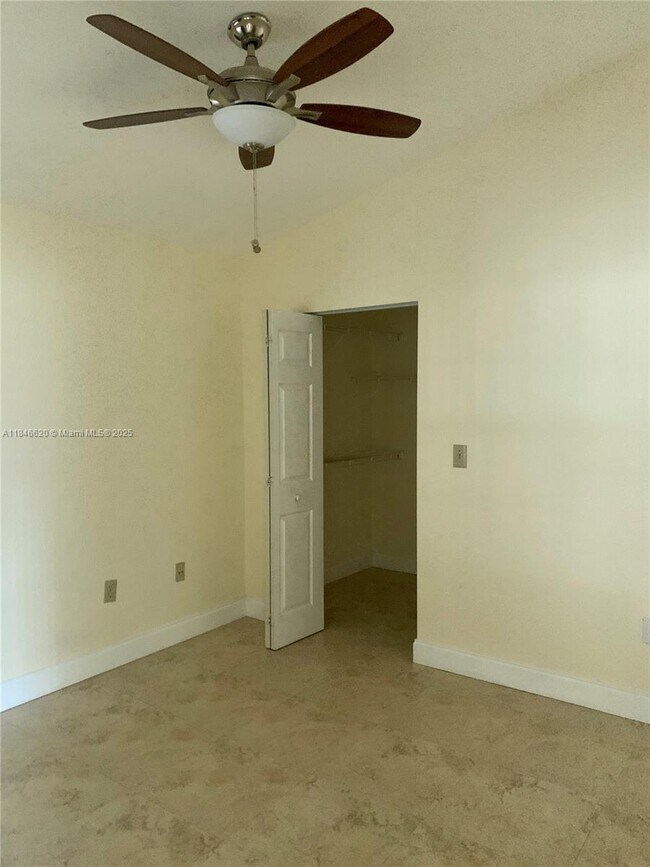 Building Photo - 2841 N Oakland Forest Dr