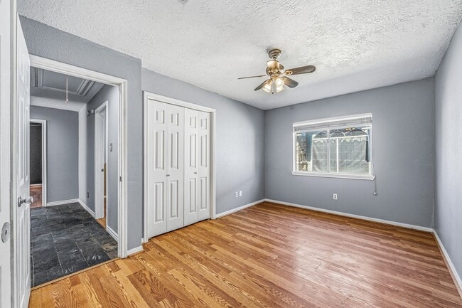 Building Photo - 15974 Oak Mountain Dr