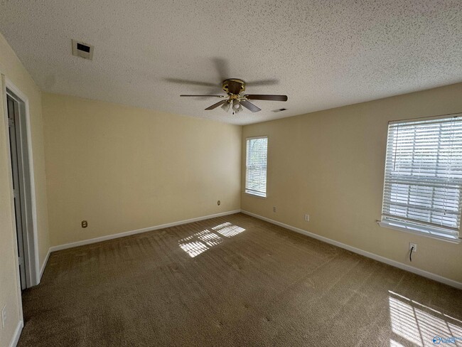 Building Photo - 247 Postwood Ct