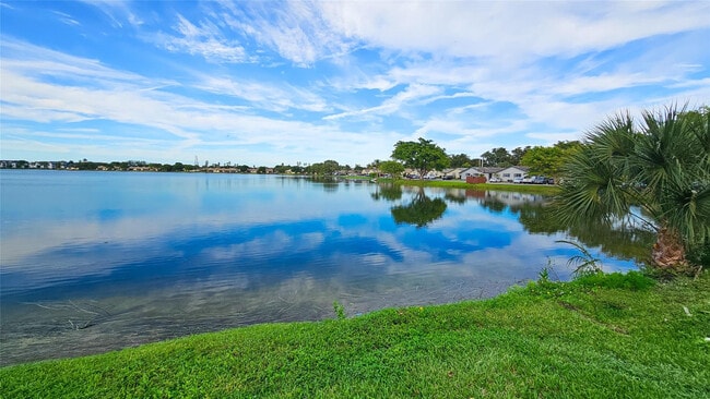 Building Photo - 416 Lakeside Dr