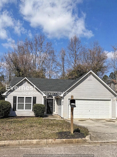 Building Photo - 972 Maple Leaf Ridge