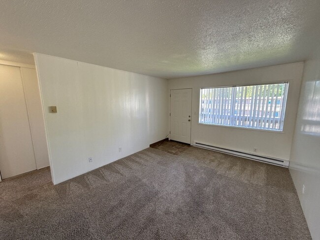 Building Photo - 550 SW Levens St