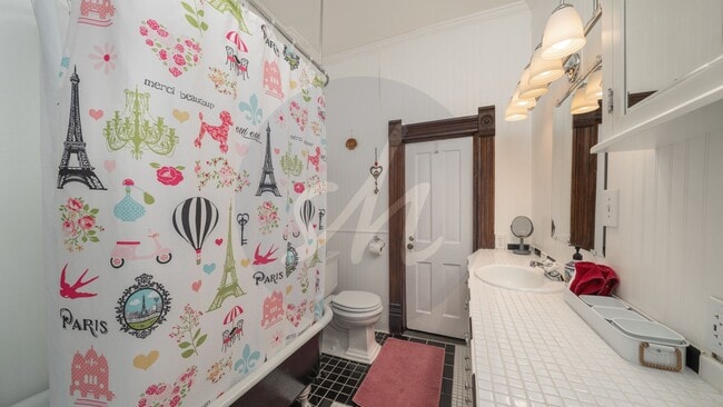 Building Photo - 1111 W Pikes Peak Ave