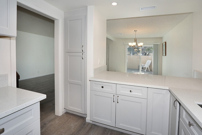 Building Photo - 7912 Rainbow Cir