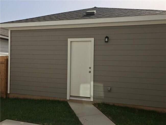 Building Photo - 1721 Artesian Spgs Xing
