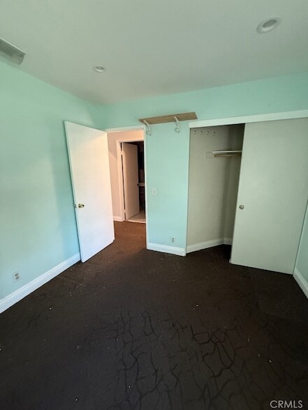 Building Photo - 9 Rock Cliff Pl