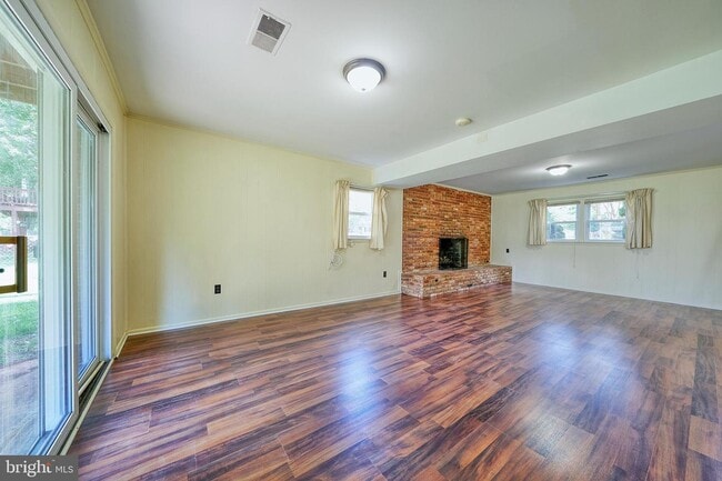 Building Photo - 9516 Bonair Dr