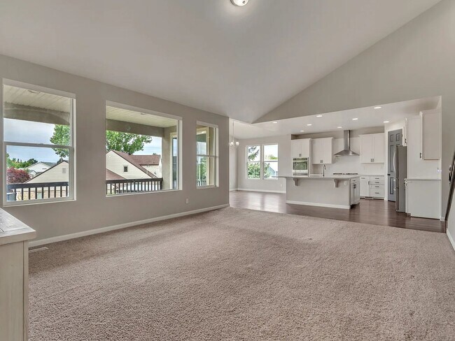 Building Photo - 3 Bedroom 2.5 Bathroom Home in Lehi!