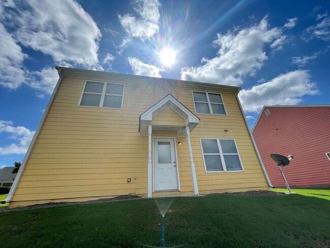 Building Photo - 5 BEDROOM PLUS BONUS ROOM PRE-LEASING FOR AUGUST 2026!