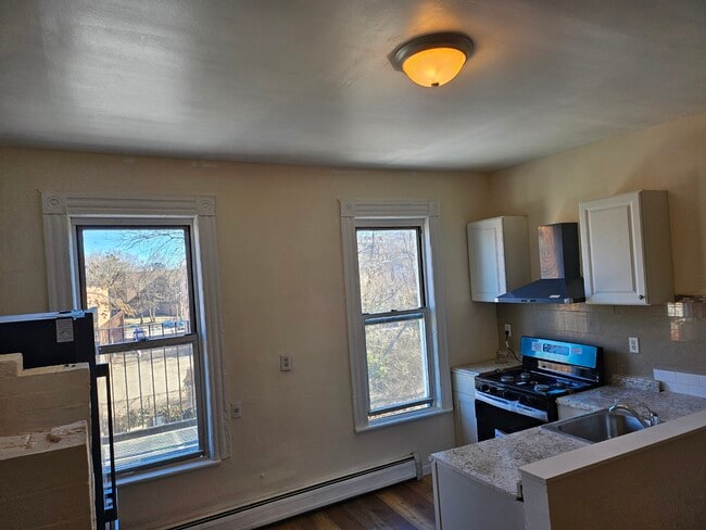 Building Photo - 126 Monticello Ave