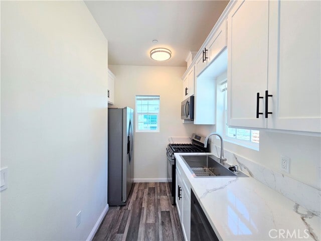 Building Photo - 4165 Country Club Dr