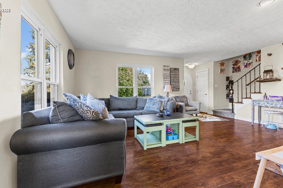 Building Photo - 1721 Southview Dr