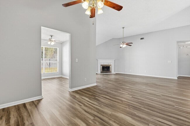 Building Photo - 10 Chamois Ct