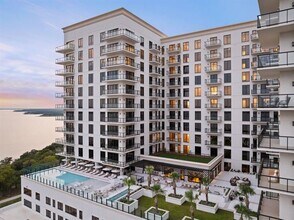 Building Photo - 3111 Sunset Blvd