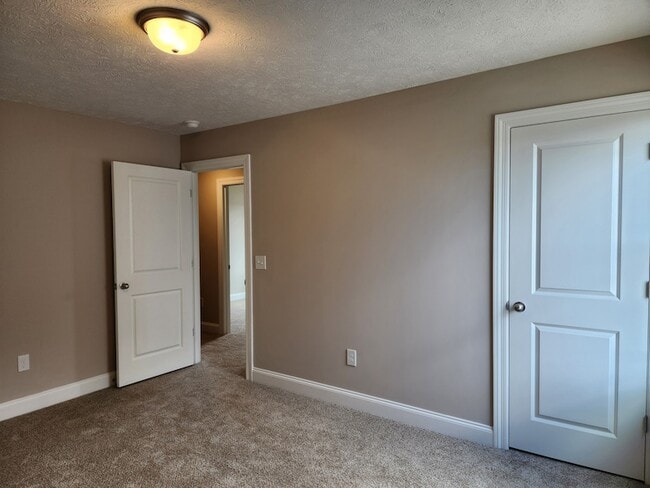 Building Photo - 2853 Vly Farms Dr