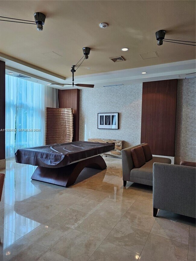 Building Photo - 1945 S Ocean Dr